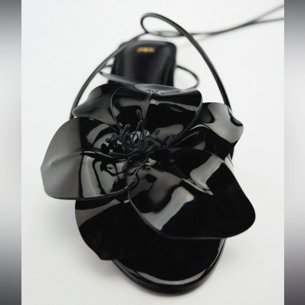 Zara maxi flower lace up patent leather flat sandals - Picture 2 of 9